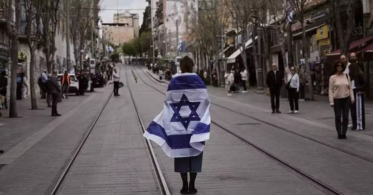 Israel's Memorial Day: Remembrance and grief, in photos