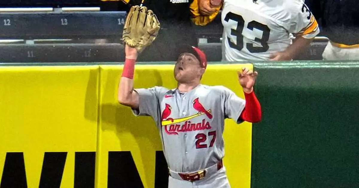 Nathan Church steals another homer, this time giving the Cardinals a win over the Pirates