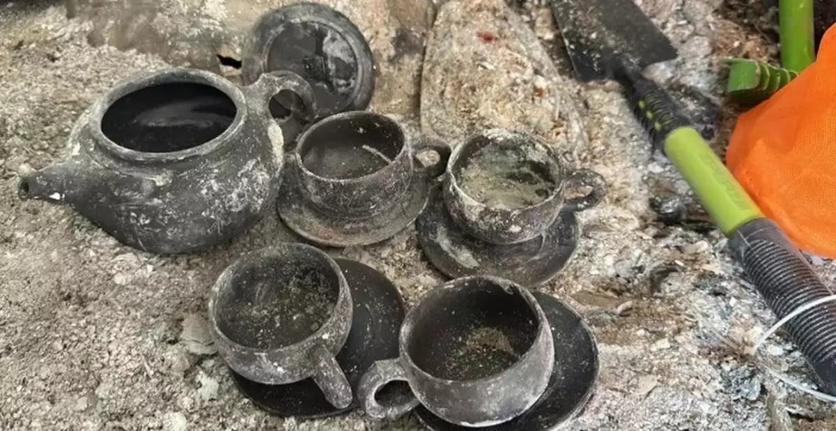 Resident in Wang Sun House: Fire Leaves Father With Acute Mental Illness, Hoping Old Belongings Can Bring Back His Memory