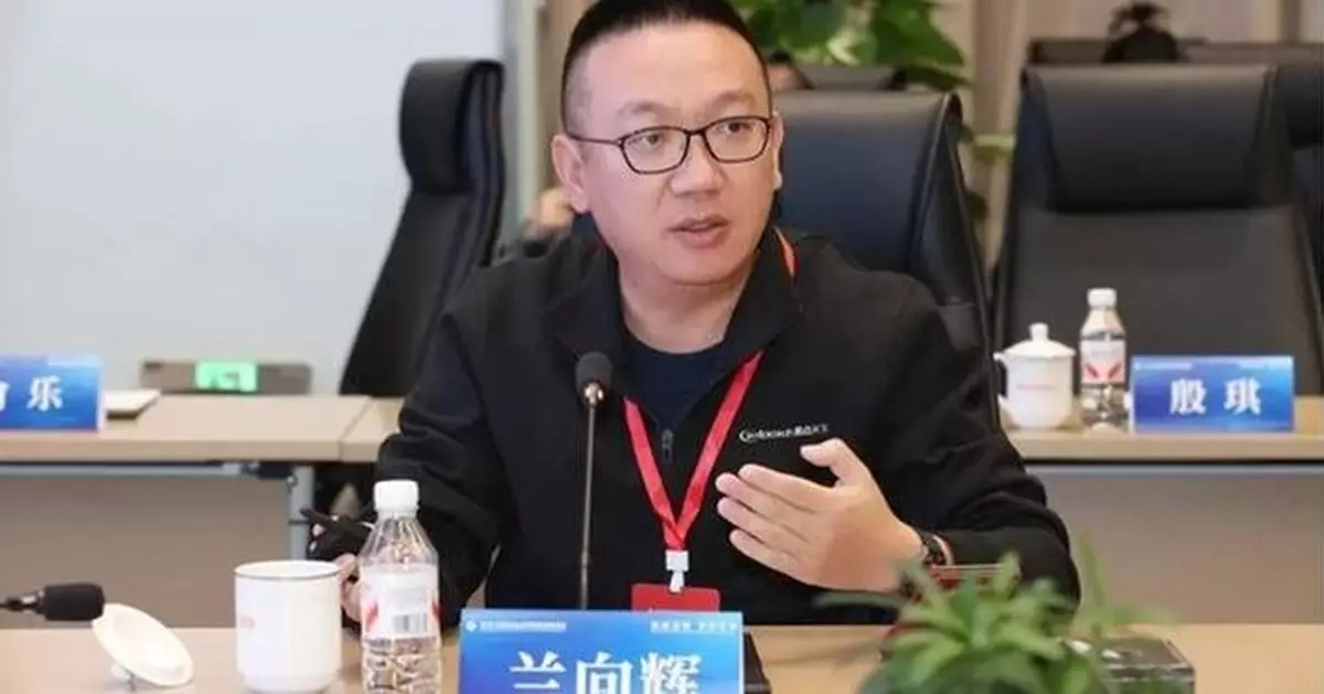 Simon Lan, Co-founder of eclicktech, Shares Insights at the Global Corporate Image Summit Forum