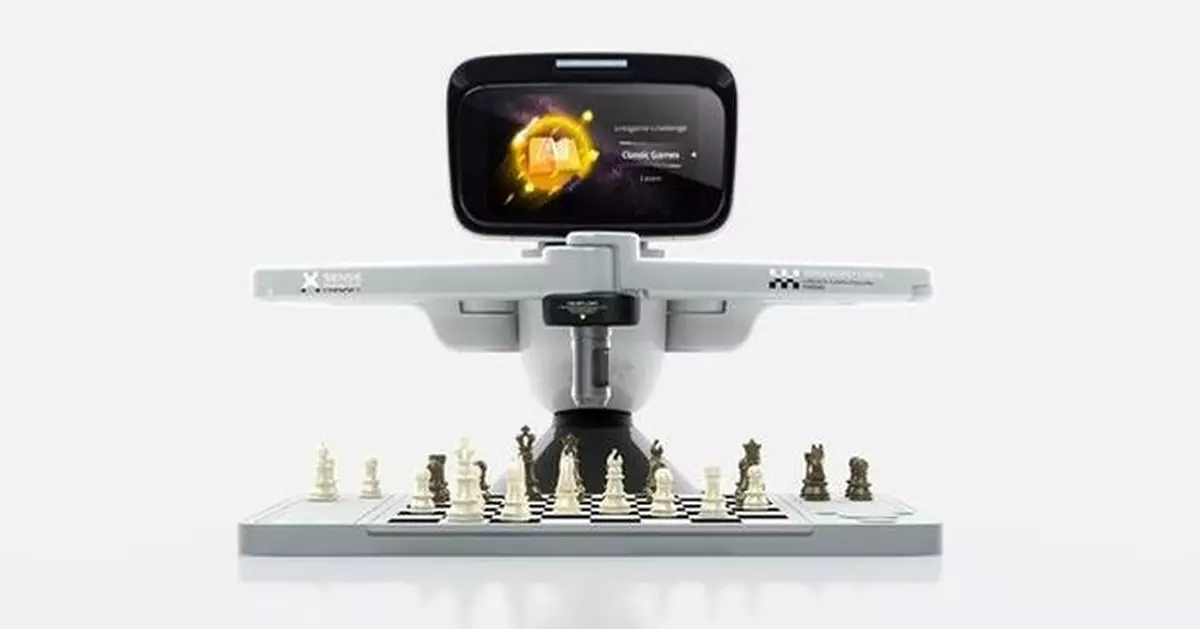SenseRobot Unveils Chess Mini: The AI-Powered Robotic Mentor Bringing the "Soul" Back to the Board