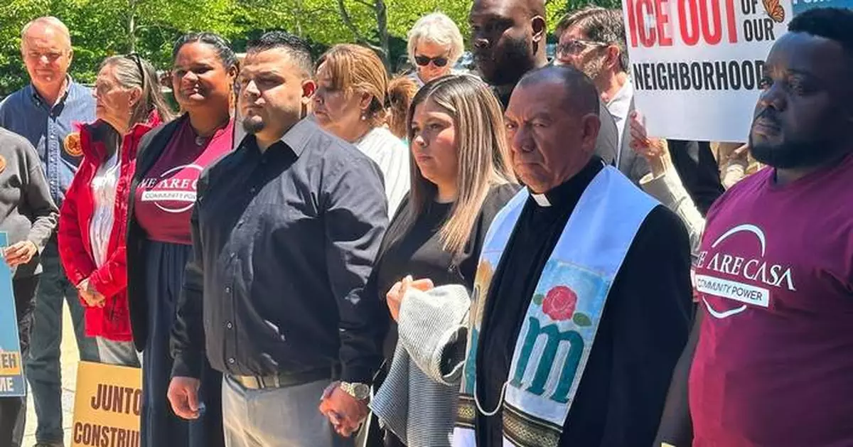 Judge dismisses human smuggling charges against Kilmar Abrego Garcia, who was mistakenly deported
