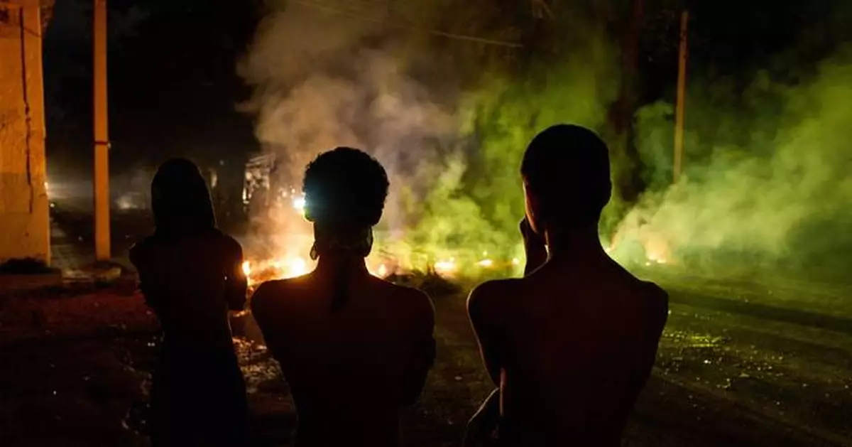 Cuba's national energy grid collapses and other top photos from Latin America and the Caribbean