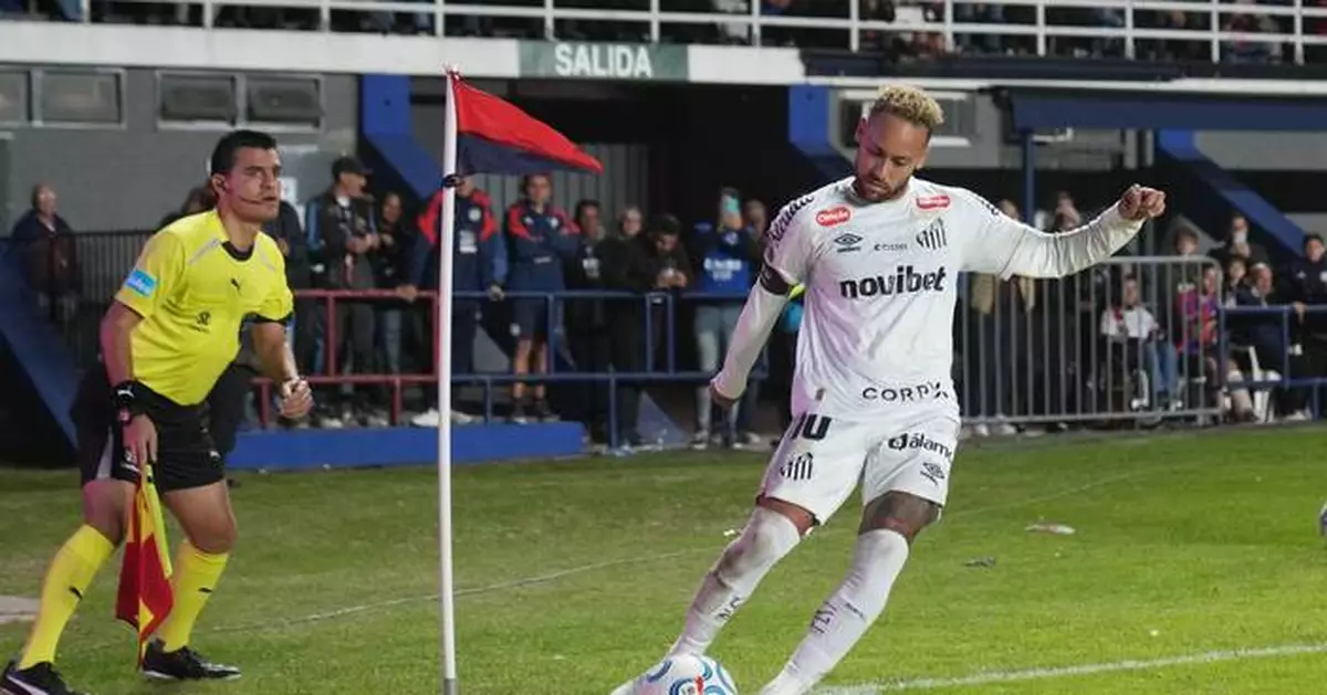 Neymar apologizes for rift with Robinho's son at Santos training