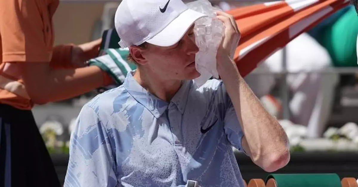 Sinner appears to be struggling with the heat in French Open second round
