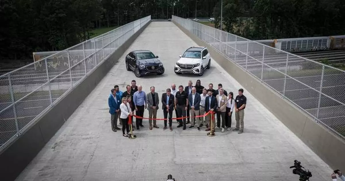 Mercedes‑Benz Celebrates Completion of Marshalling Yard Access Bridge and Road, Advancing U.S. Logistics and Manufacturing Operations