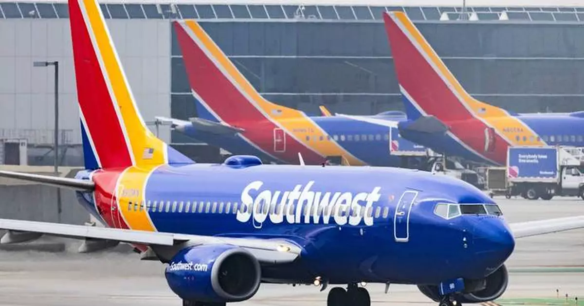 NTSB urges airlines to train their pilots better in simulations to deal with smoke in the cockpit