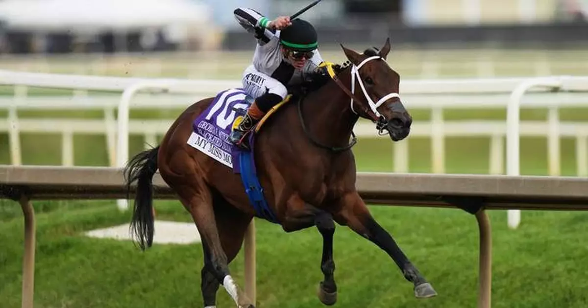 My Miss Mo holds on to win the Black-Eyed Susan by 1 3/4 lengths over Jumping the Gun