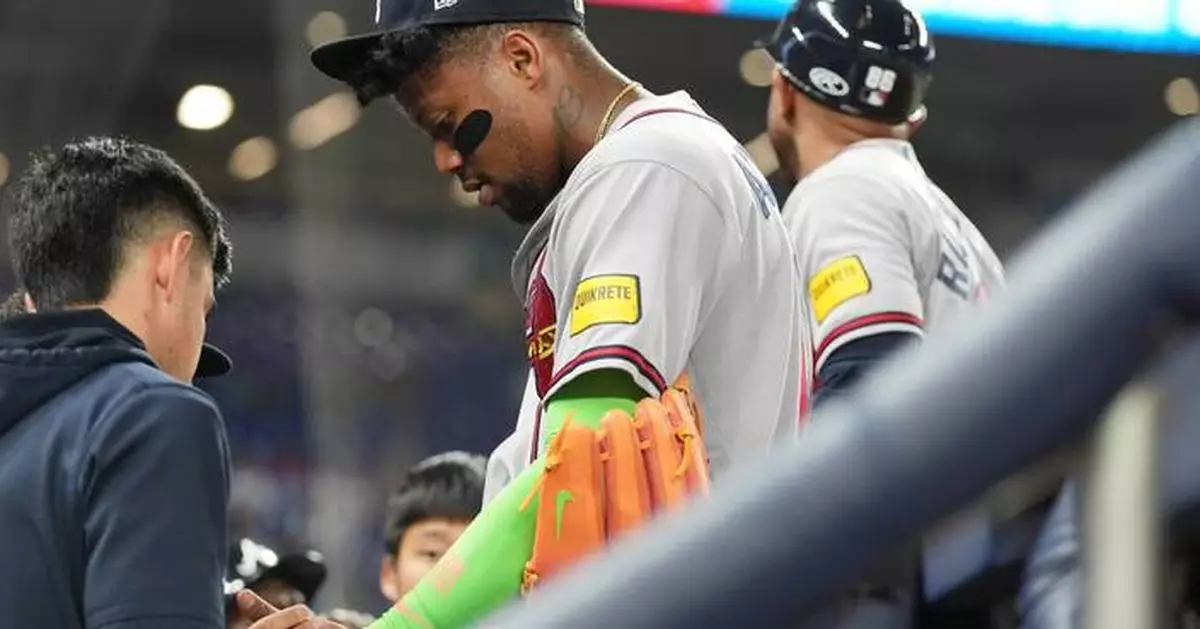 Ronald Acuña Jr. exits vs Marlins as a precaution with left thumb pain