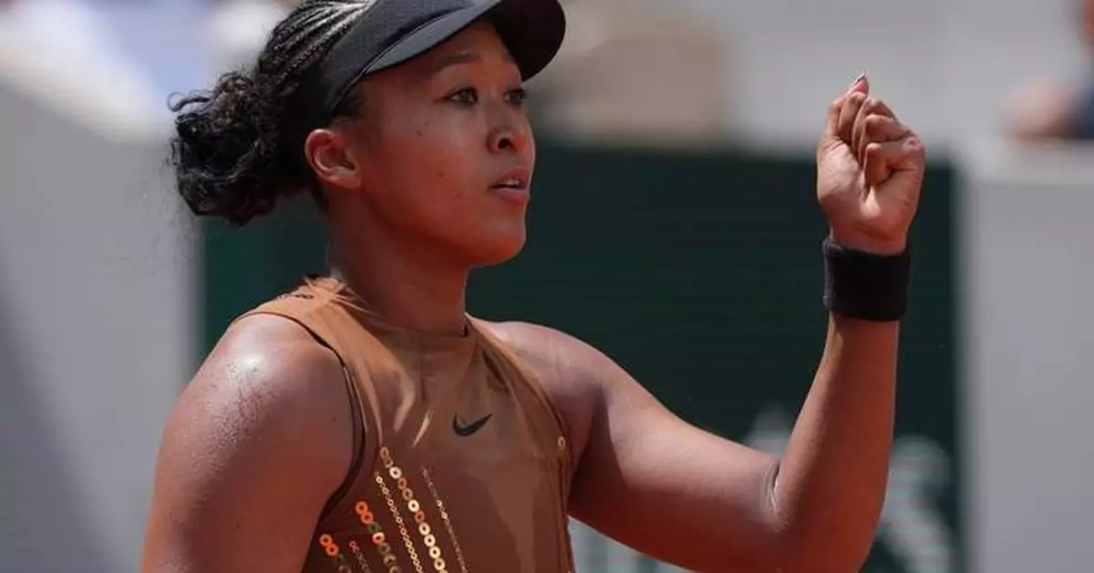 It's more than just fashion for Naomi Osaka in Paris. She's into the French Open 4th round
