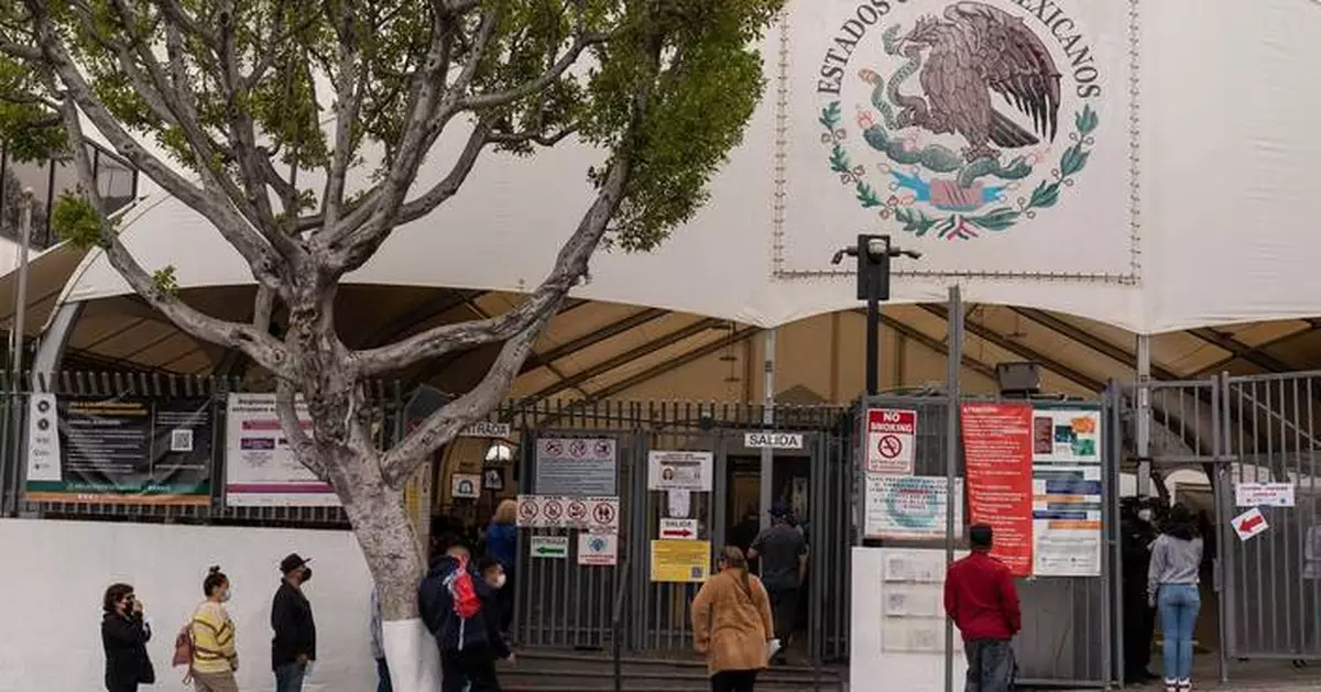 Trump review that could shutter Mexican consulates stokes worries