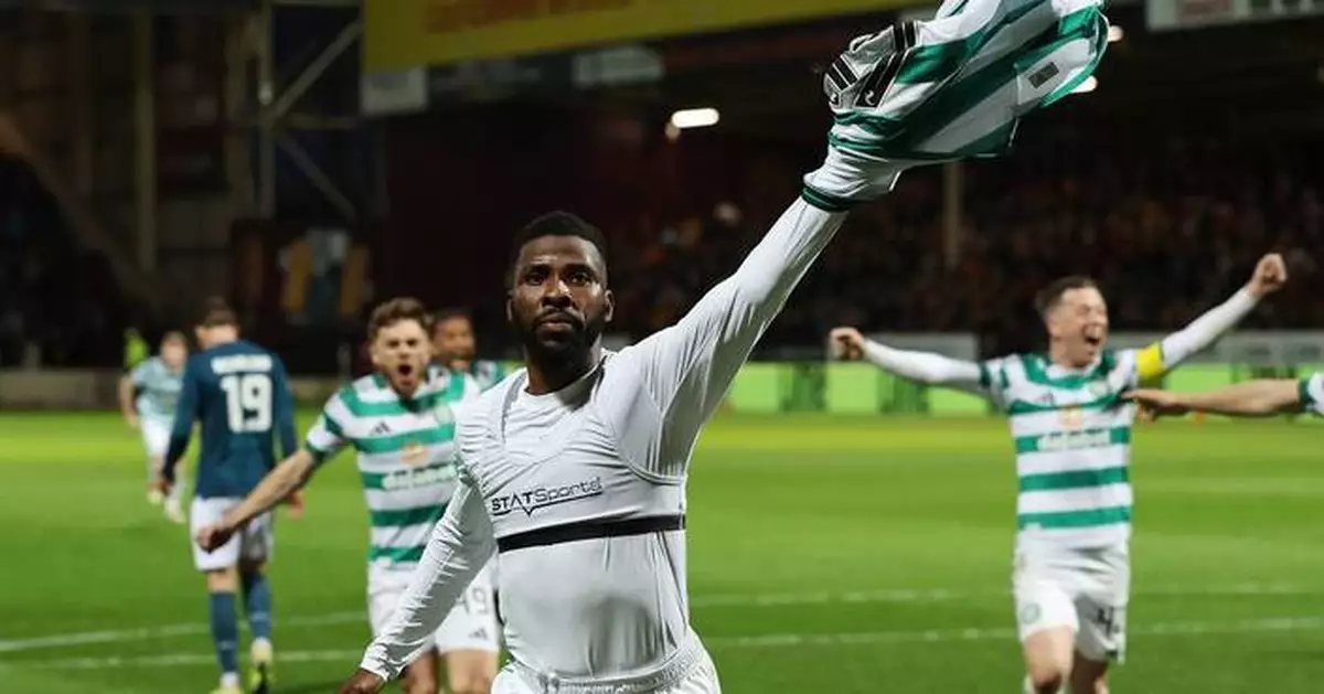 Celtic scores penalty in the 9th minute of added time as Scottish title race goes to the last game