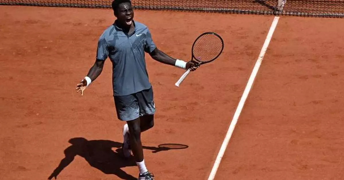Teenager Moïse Kouamé delights home crowd by reaching French Open third round