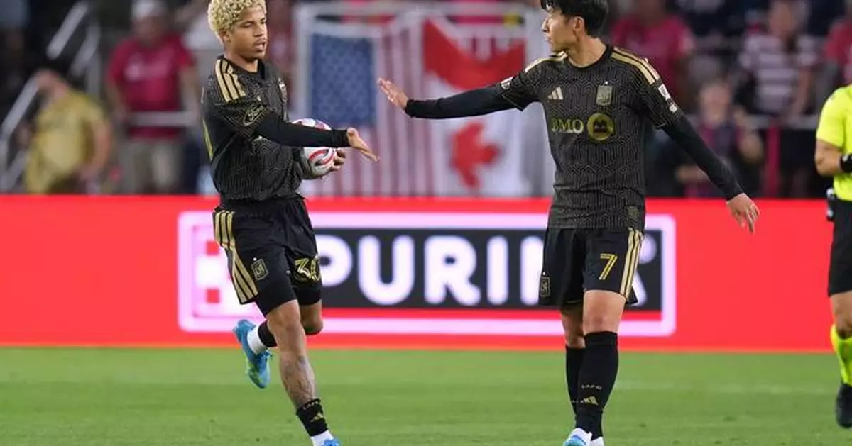 Defenders Tomas Totland, Rafael Santos power St. Louis City to first victory over LAFC, 2-1