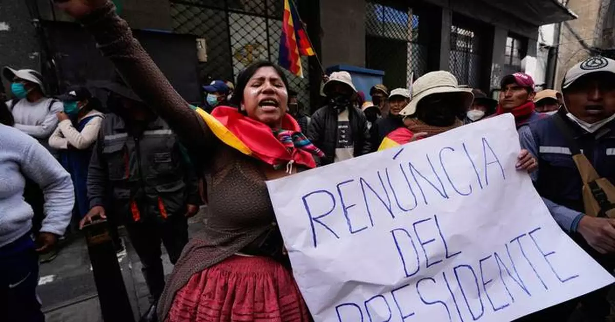 Bolivia’s capital under siege as protests and blockades deepen crisis for President Paz