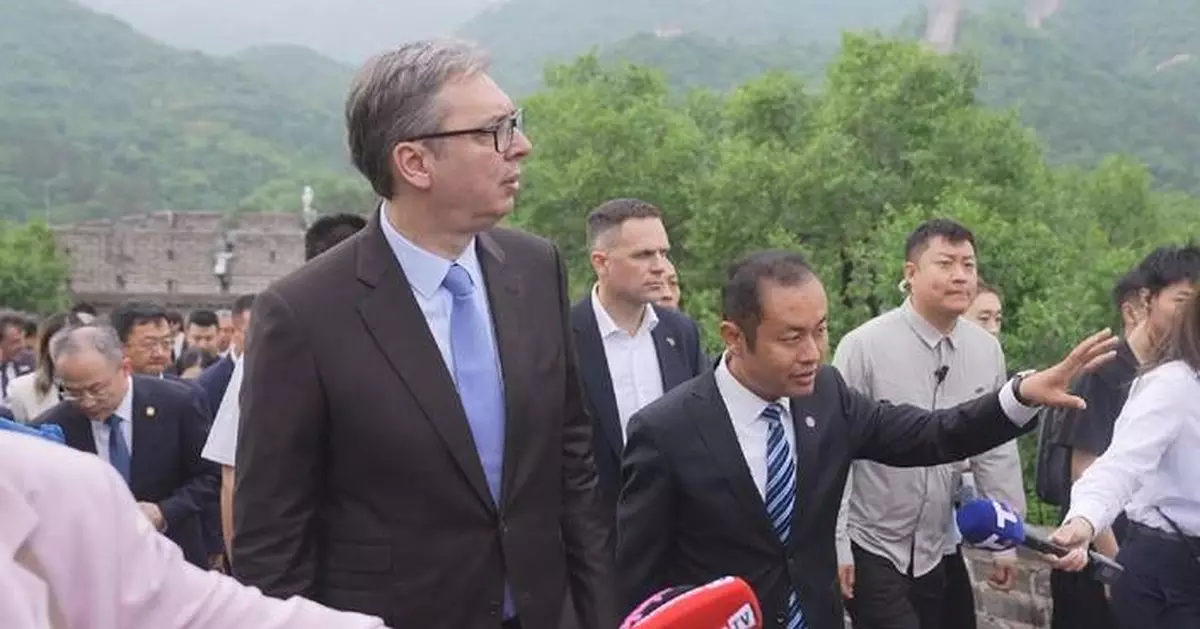 Vucic called Great Wall "fascinating place"