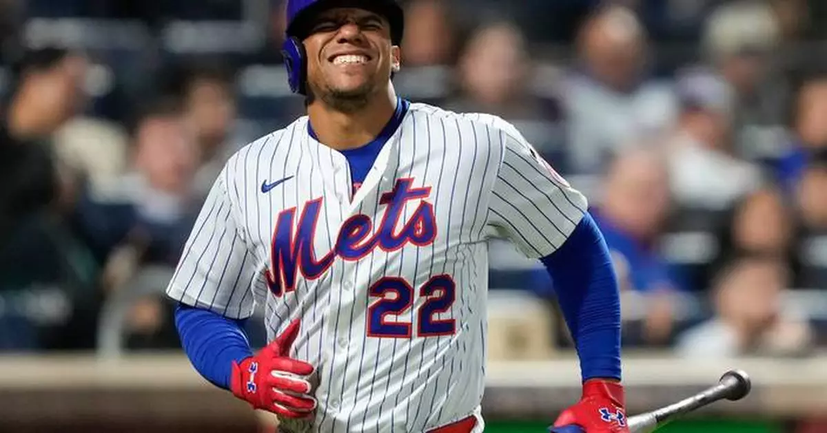 Mets' Juan Soto leaves game after fouling ball off right ankle
