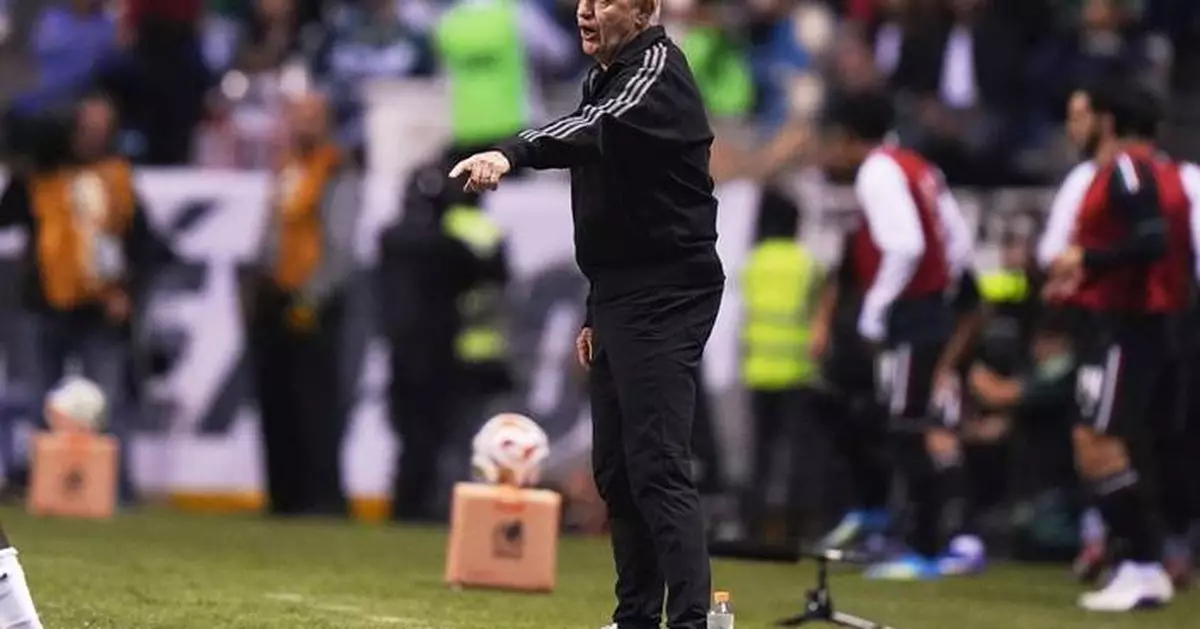 Aguirre’s early Mexico camp revives a 1986-style grind for a home World Cup push