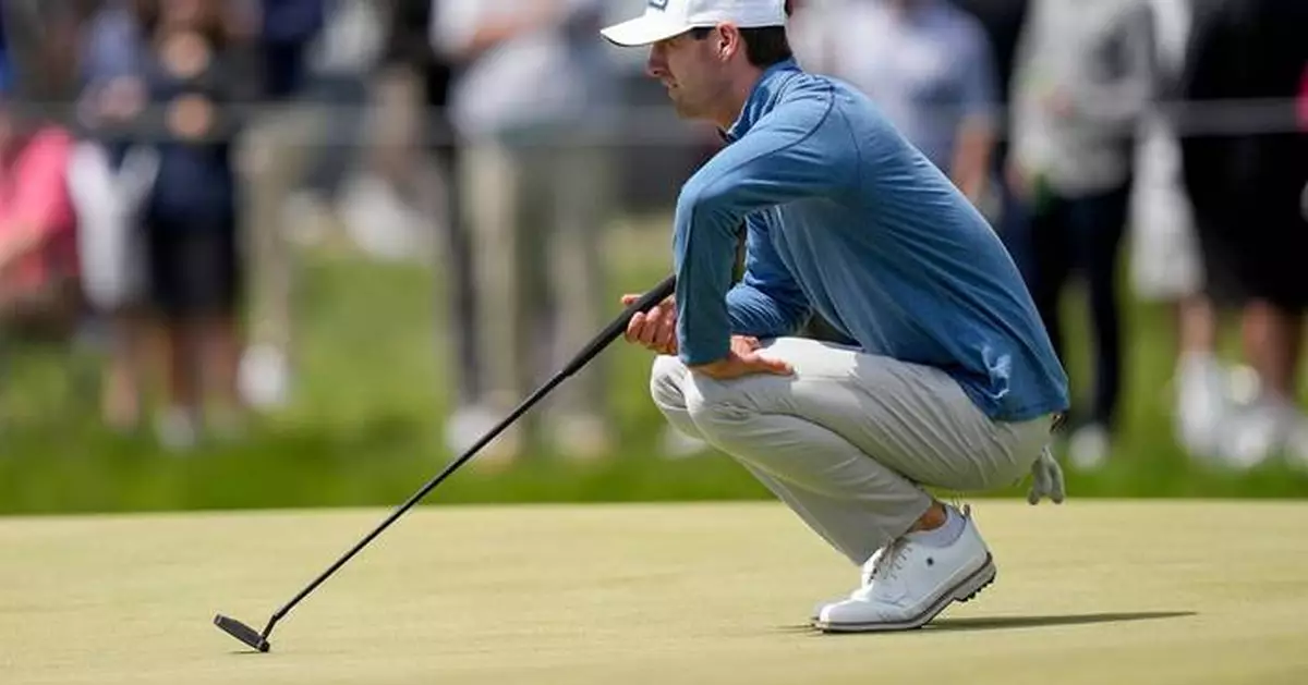 An unheralded pair of long shots, Smalley and McNealy, lead the PGA Championship