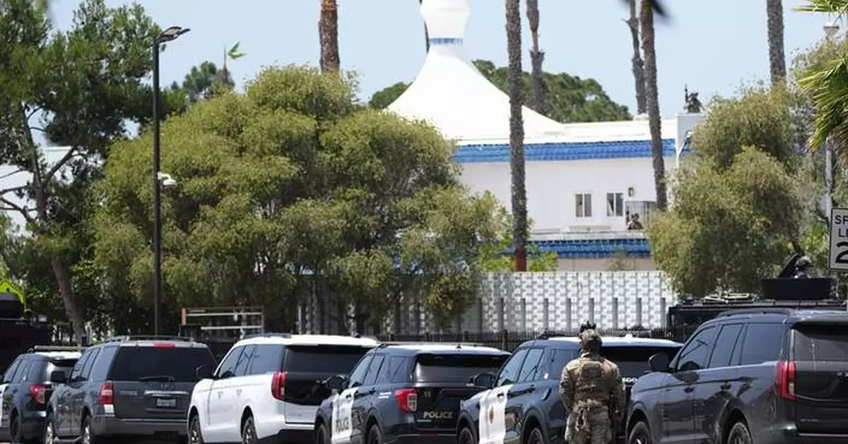 Shooting at San Diego mosque kills 3 men and both suspects are dead, police say