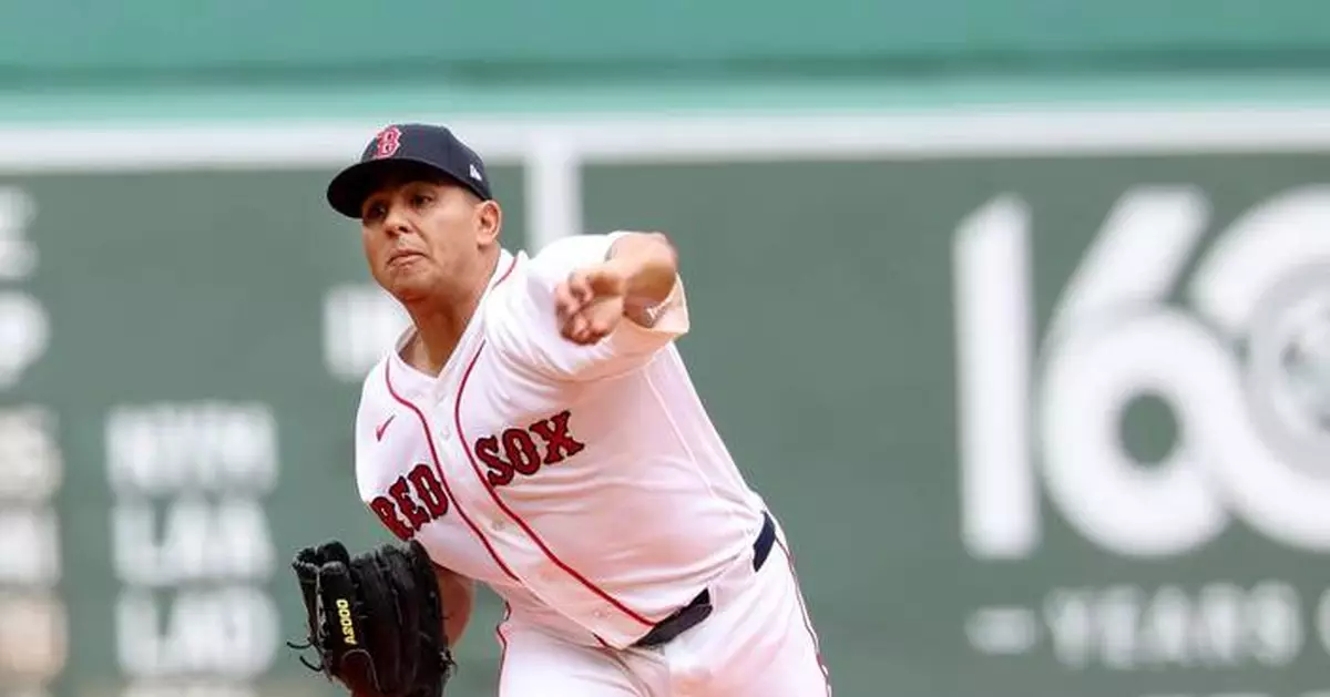 Red Sox starter Suárez leaves loss to Astros after 4 innings due to hamstring tightness