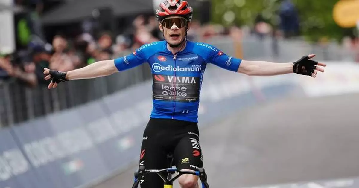 Vingegaard storms to another Giro stage win, slicing into Eulálio’s lead