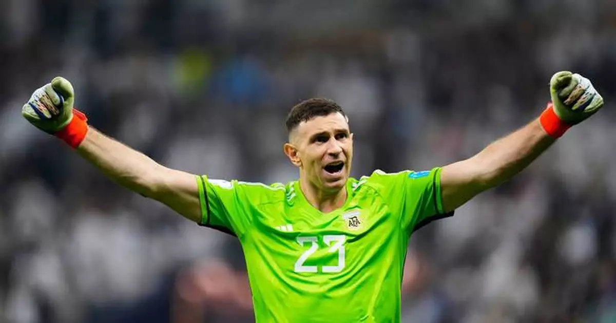 Emiliano Martínez’s mind games: From childhood tricks to FIFA’s code for goalkeepers