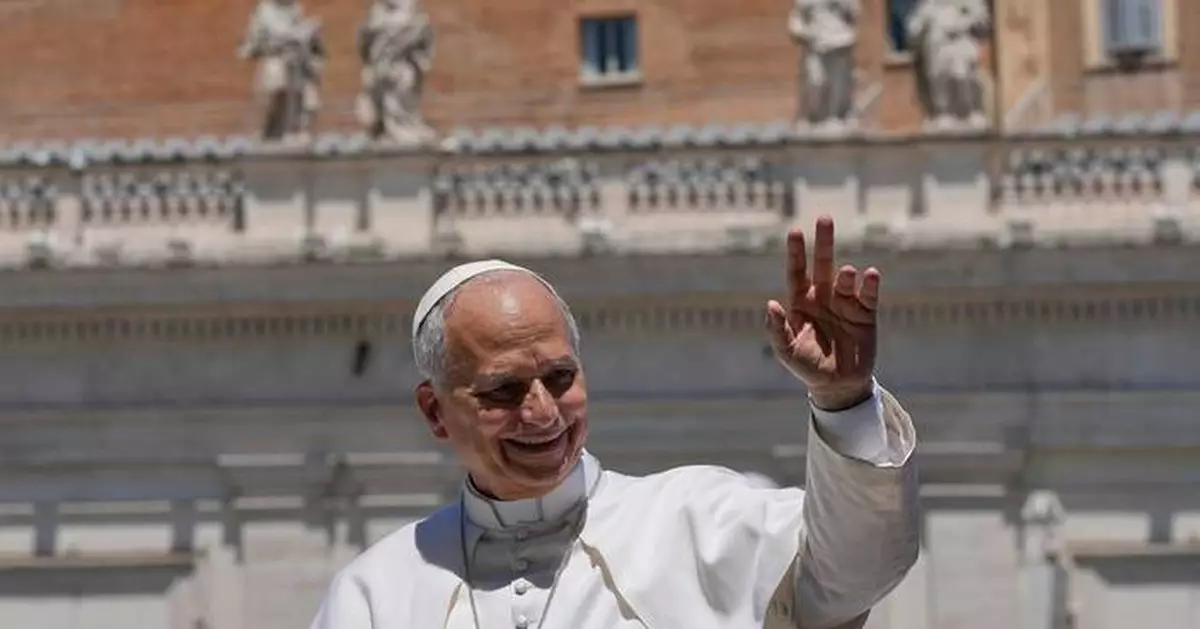 Chicago mayor invites Pope Leo XIV to visit his native city next year