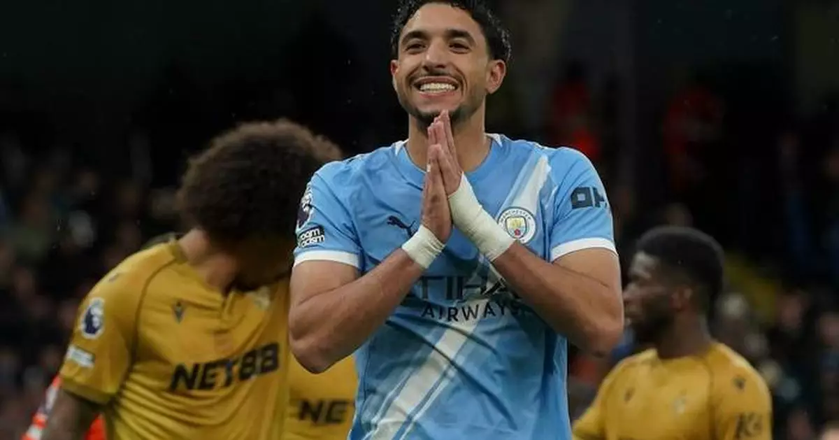 Manchester City keeps the pressure on Arsenal with 3-0 win against Crystal Palace
