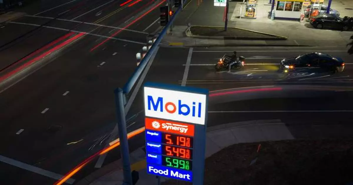 Profit for the biggest US oil companies declined in the first quarter, but only on paper
