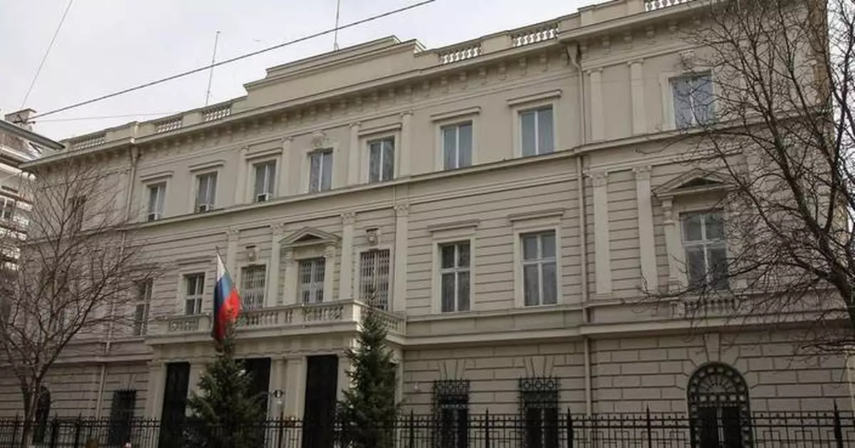 Austria expels 3 Russian Embassy staff over suspected antenna spying in Vienna