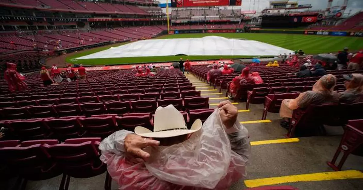 Cardinals-Reds postponed by rain, will be made up as part of a day-night doubleheader on Aug. 17