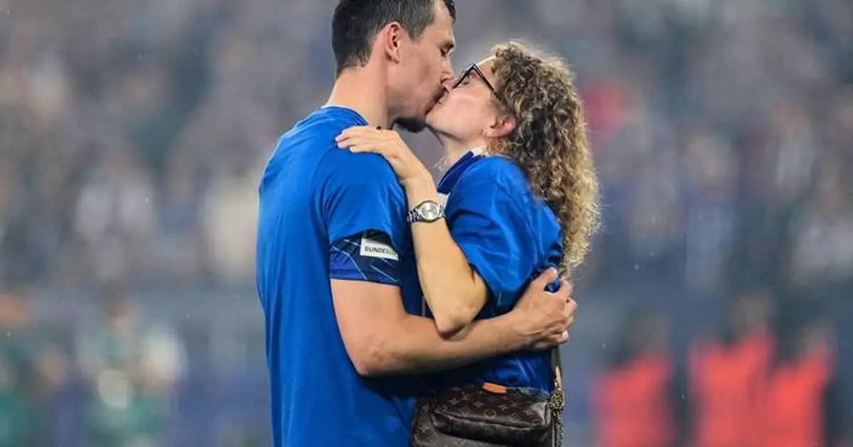 Schalke wins Germany’s second division a day after getting promoted back to the Bundesliga
