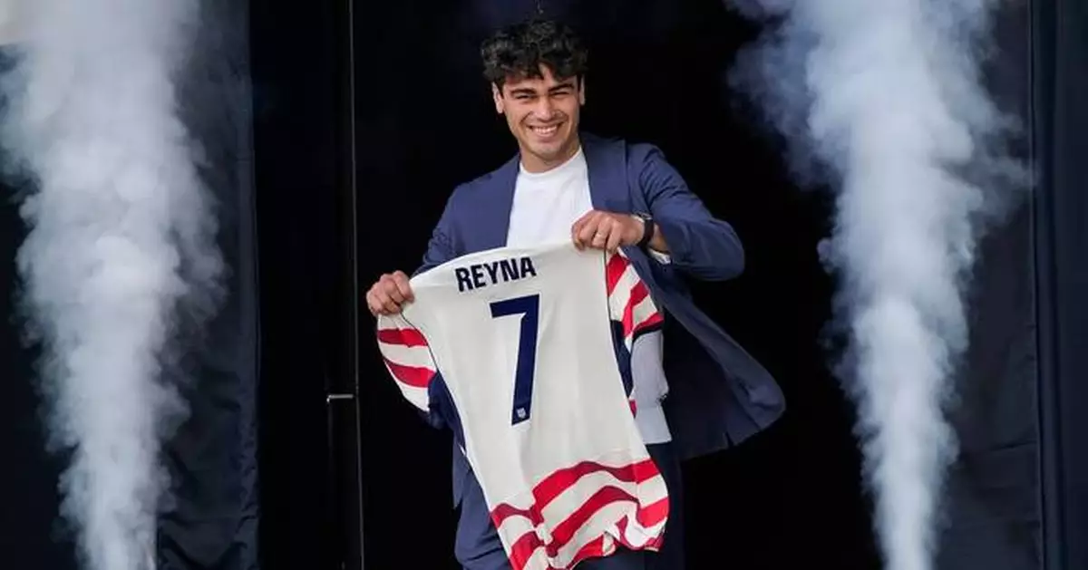 Gio Reyna and Joe Scally bring a close bond forged in Germany to US World Cup roster