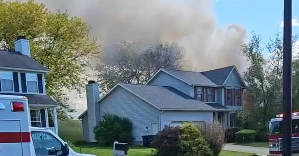 2 people found dead inside a plane that crashed into an Ohio home