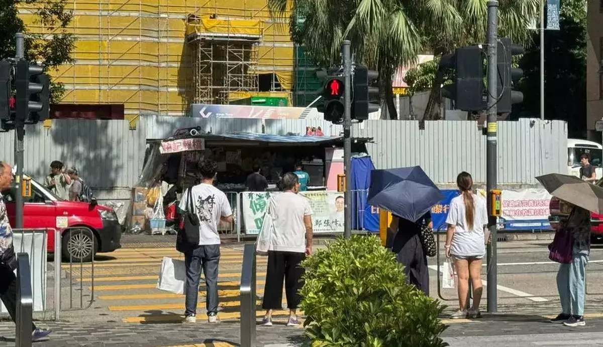 Temporary Heat Shelters Open Across Hong Kong Amid Hot Weather Warning