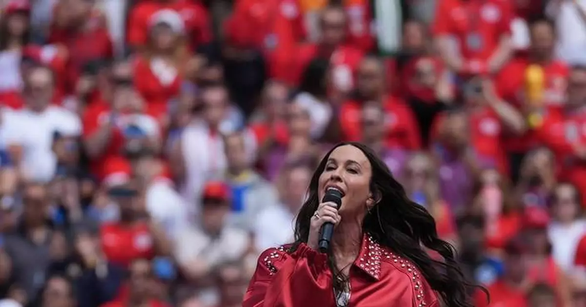 Ryan Reynolds and Mike Myers among the stars at Canada's first home World Cup match
