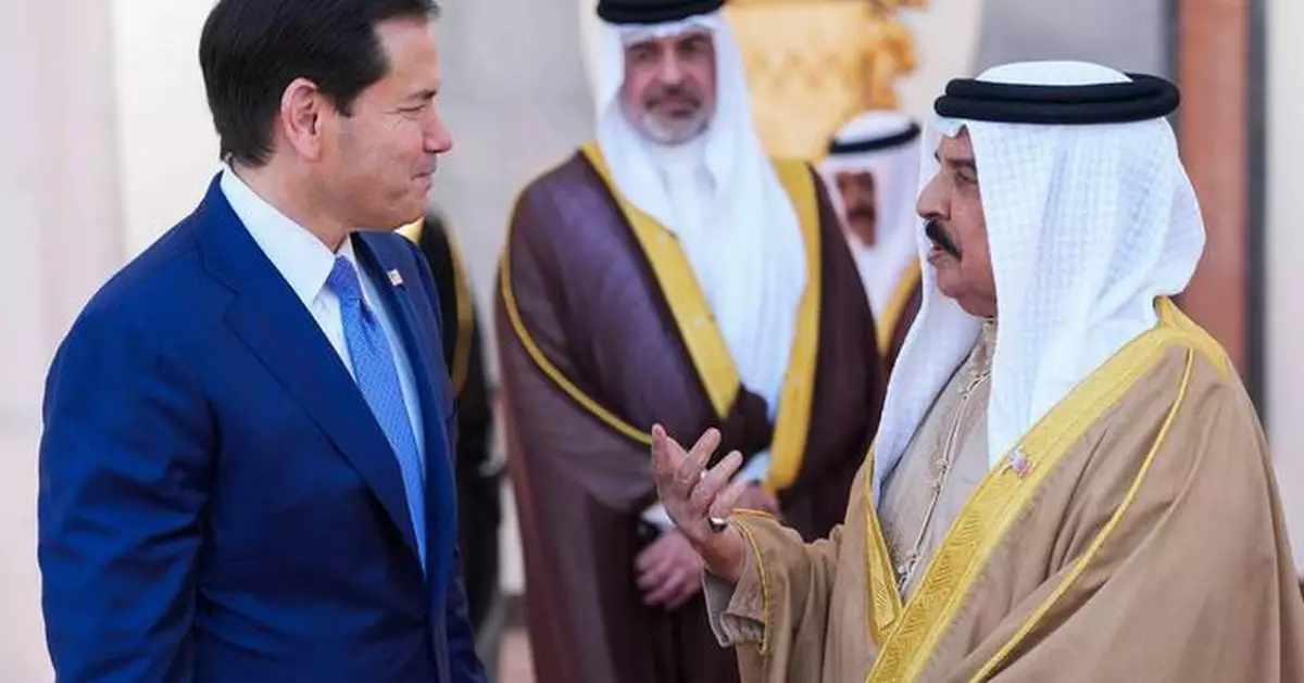 Iran attacks Bahrain and Kuwait following US strikes and threatens to halt talks to end the war