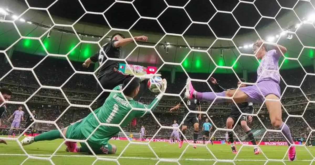 Mexico goalkeeper Raúl Rangel seizes the World Cup spotlight with two shutouts in two matches