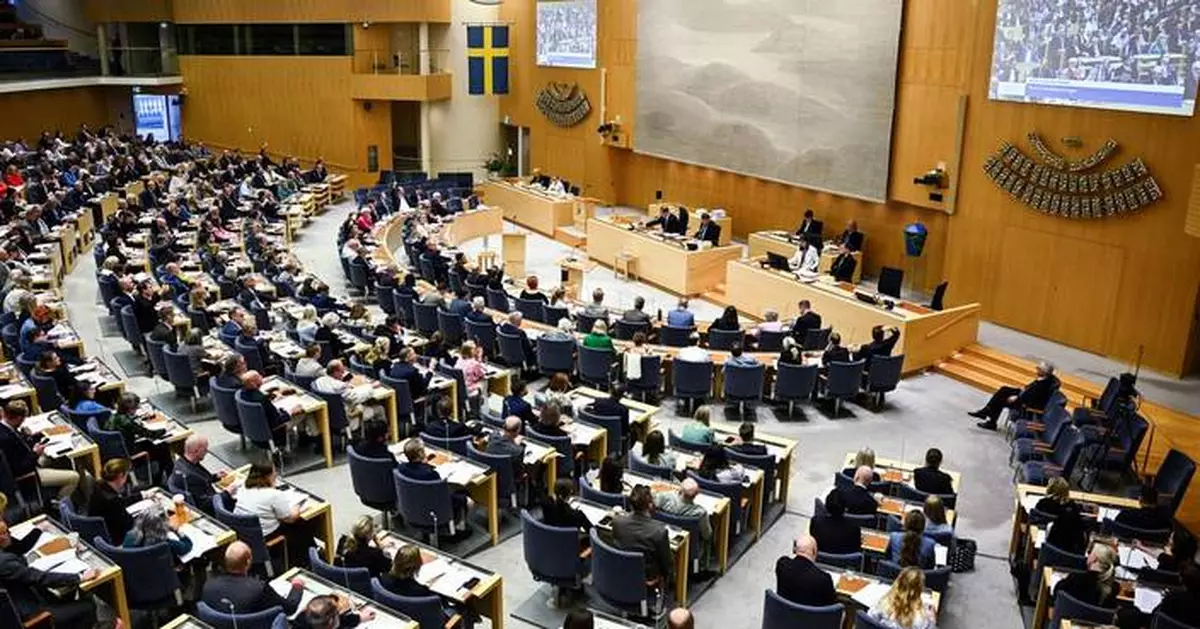 Sweden requires public workers to report migrants not authorized to live there