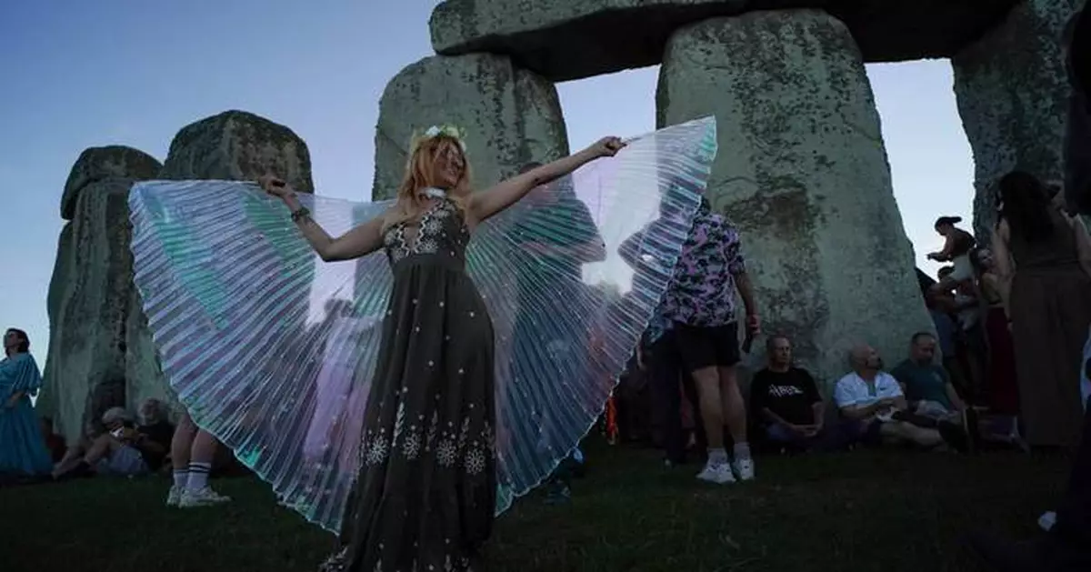 Welcoming the longest day at Stonehenge, in photos