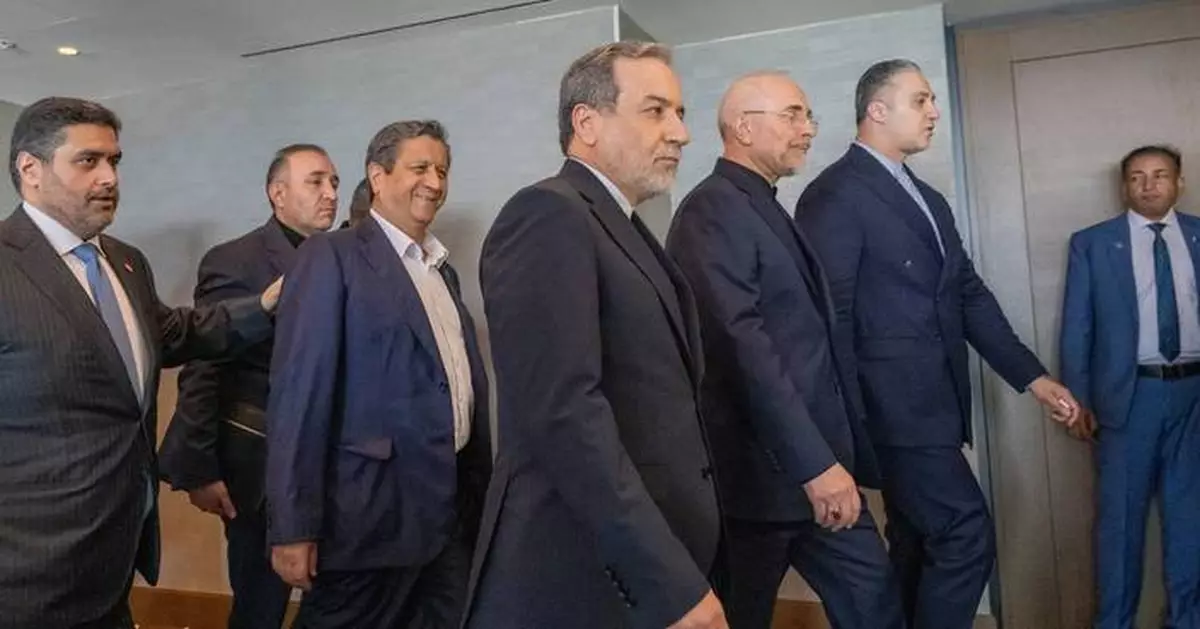 US, Iranian negotiators enter 2nd day of talks after rough start