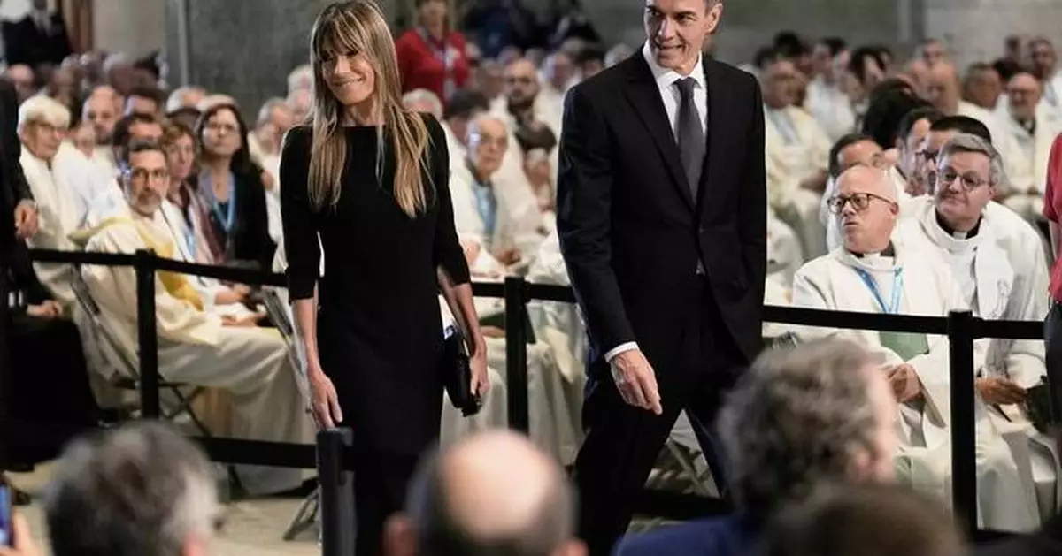 Spanish judge orders prime minister's wife to face corruption trial and surrender her passport