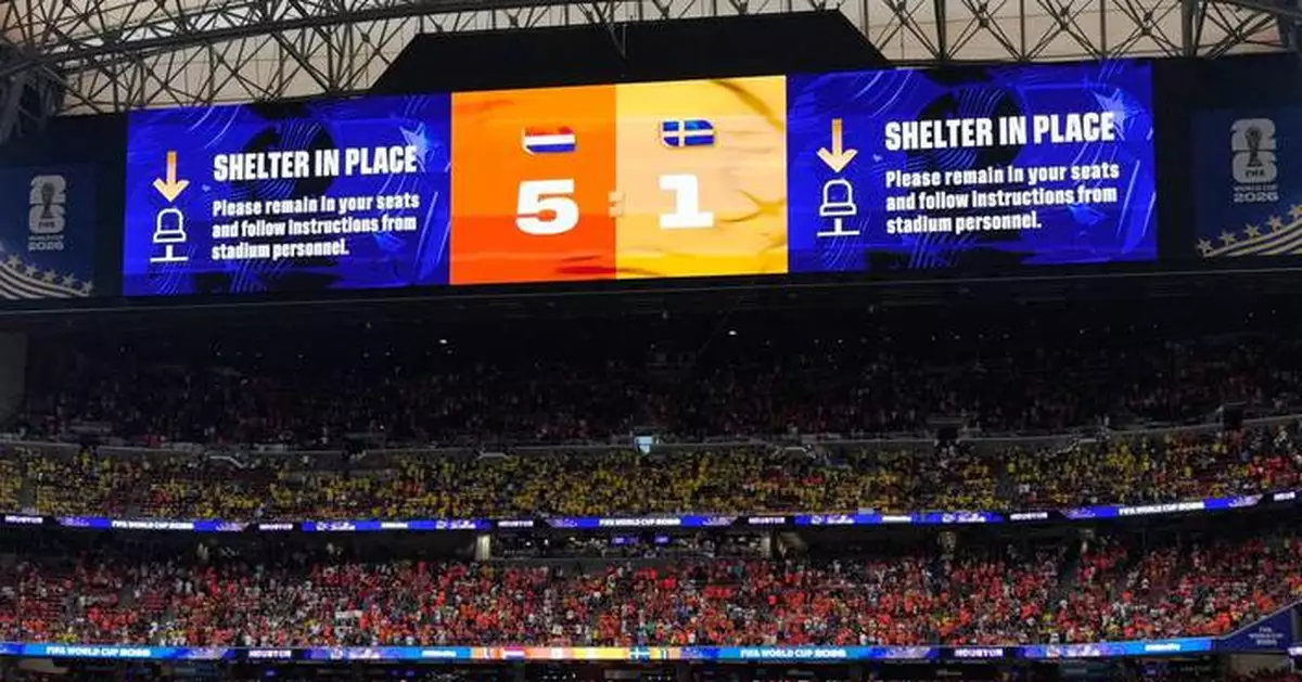 Fans told to shelter in place after Netherlands' 5-1 win over Sweden in Houston due to lightning