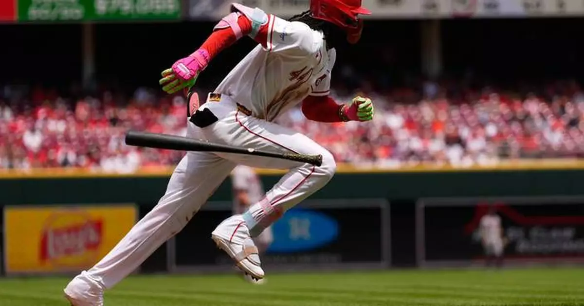 Reds place shortstop Elly De La Cruz on the 10-day IL with a right hamstring strain