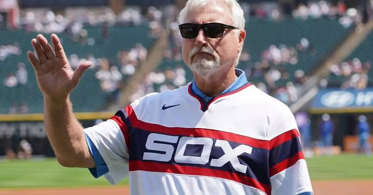 White Sox chairman Reinsdorf officiates wedding of former Rookie of Year Kittle during game