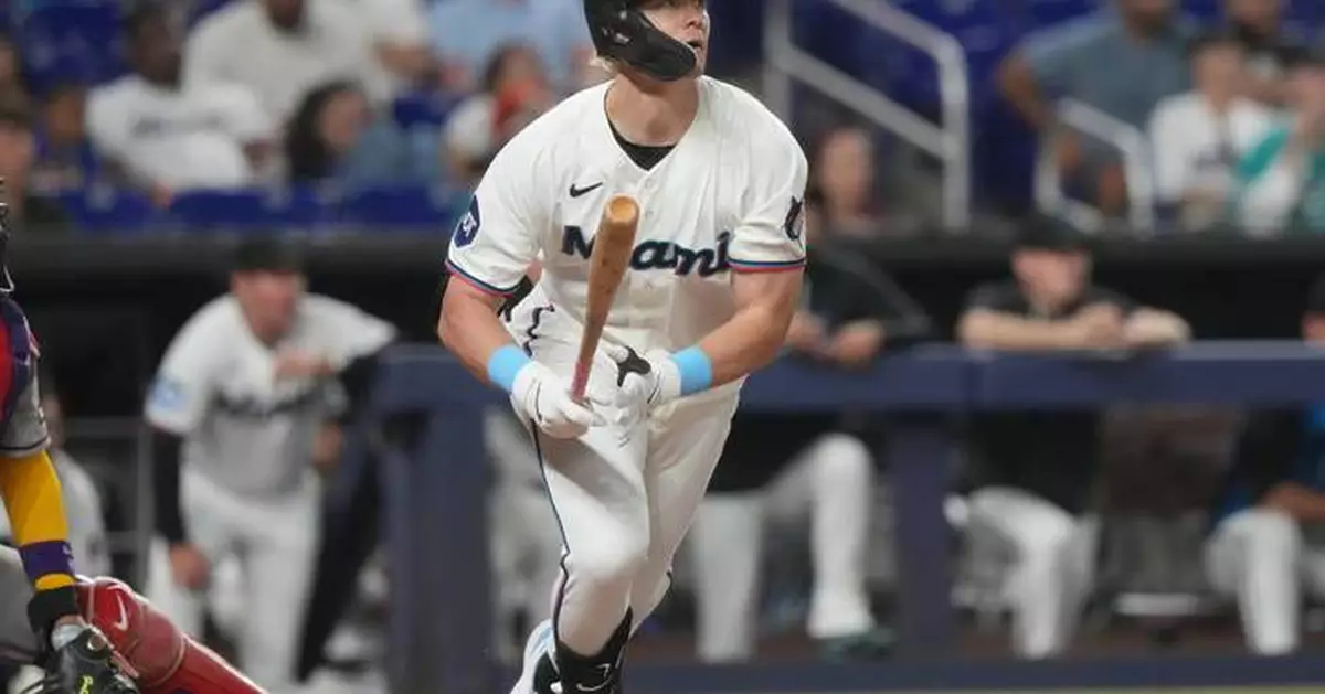 Marlins break game open with 4 runs in the 8th, beat Diamondbacks 10-6