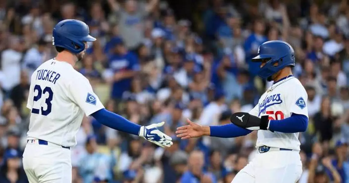 A ninth-inning throwing error lifts the Dodgers past the Orioles 6-5