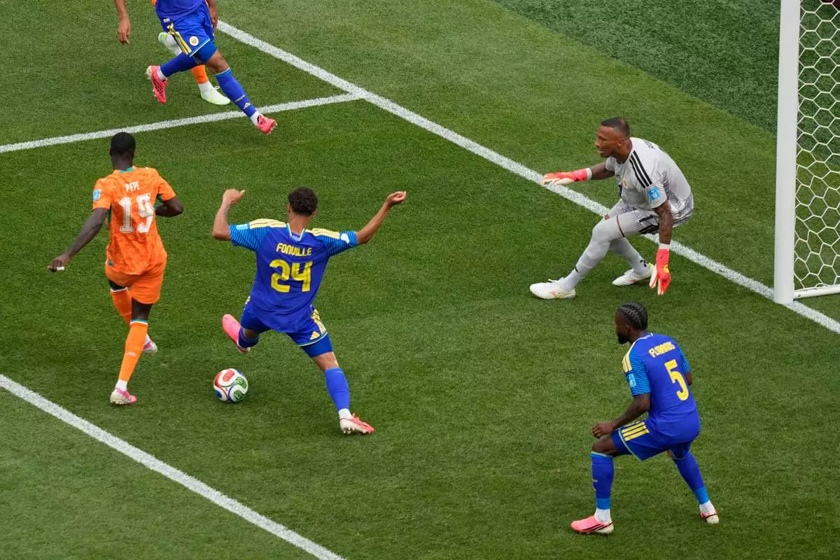 Ivory Coast's Nicolas Pepe (19) scores his side's opening goal during the World Cup Group E soccer match between Curacao and Ivory Coast in Philadelphia, Thursday, June 25, 2026. (AP Photo/Matt Slocum)