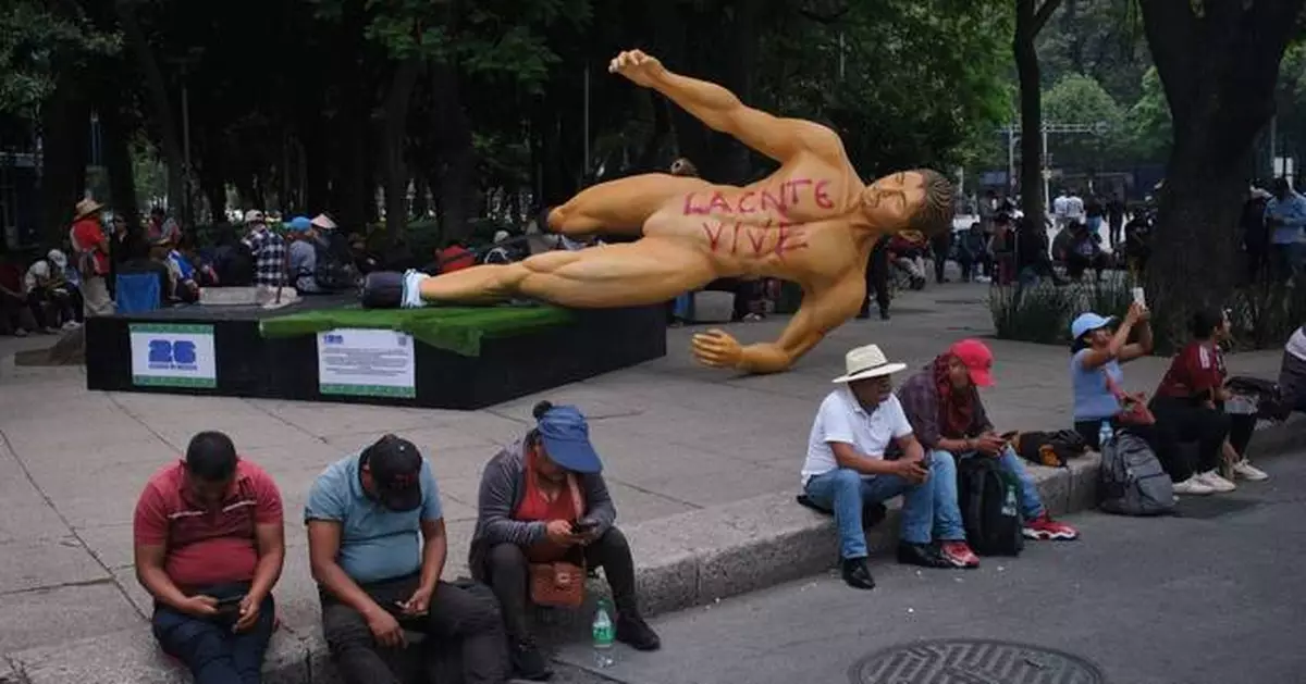 Protests in Mexico City capitalize on World Cup celebrations to pressure government